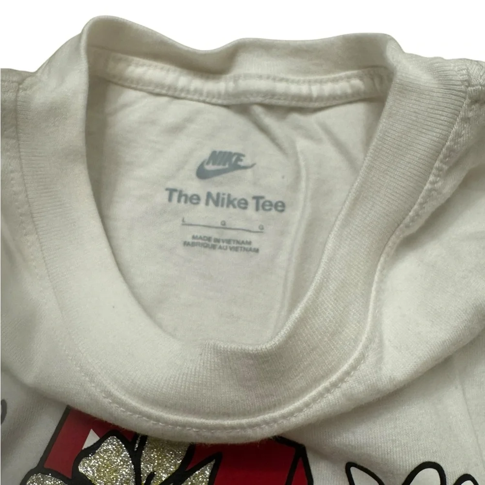 Nike | Sneaker Head White Long Sleeve Graphic Tee Shoe Box Gifts